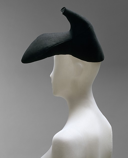 Elsa Schiaperelli, 1937-1938 The Costume Institue of the Metropolitan Museum of Art