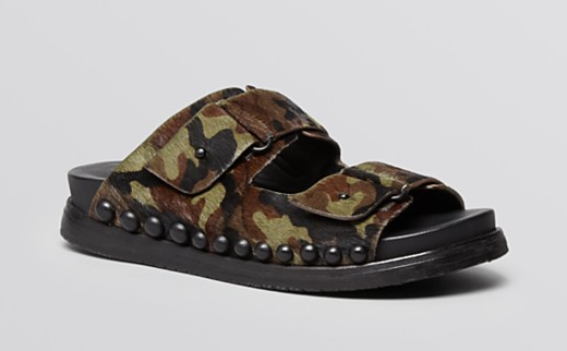 The latest trend: Flatbed Sandals