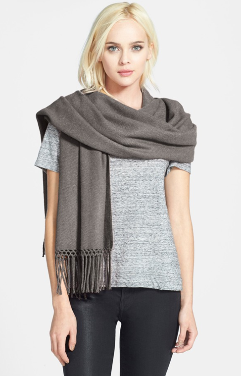 5 Luxurious And Affordable Fall Scarves